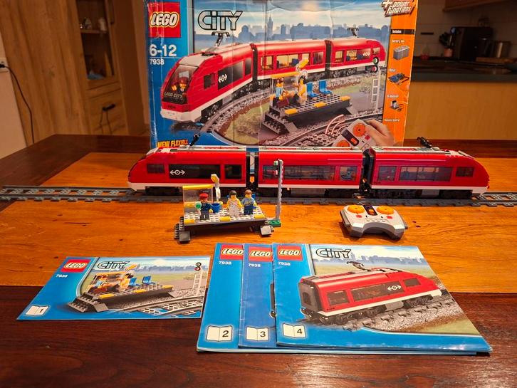 LEGO TREIN 7938 PASSAGIERSTREIN COMPLEET, Kinderen en Baby's, Speelgoed | Duplo en Lego, Zo goed als nieuw, Lego, Complete set