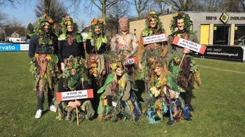 Carnaval, bomen en struiken beschikbaar voor biedingen