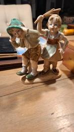 Porselein wagner en apel meisje straft jongen  antiek, Antiek en Kunst, Ophalen of Verzenden