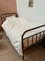 Stalen 1-persoonsbed met lattenbodem - Koper kleur, Huis en Inrichting, Slaapkamer | Bedden, Ophalen, Verstelbaar, 90 cm, Zo goed als nieuw
