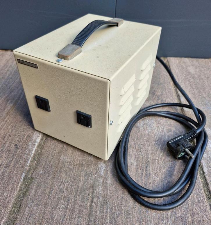 Engel VSTG 200 Step Down converter 230V naar 110V 2kVA, Hobby en Vrije tijd, Elektronica-componenten, Zo goed als nieuw, Ophalen of Verzenden
