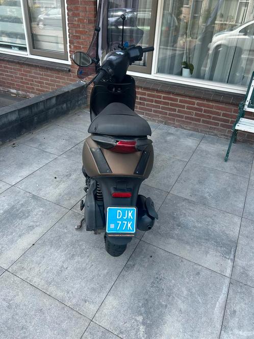 Piaggio zip 4T uit 2017, Fietsen en Brommers, Scooters | Piaggio, Gebruikt, Zip, Maximaal 45 km/u, Benzine, Ophalen