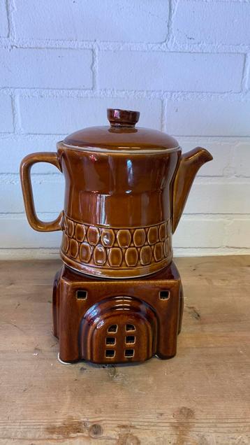 Retro koffiepot met warmhouder  beschikbaar voor biedingen