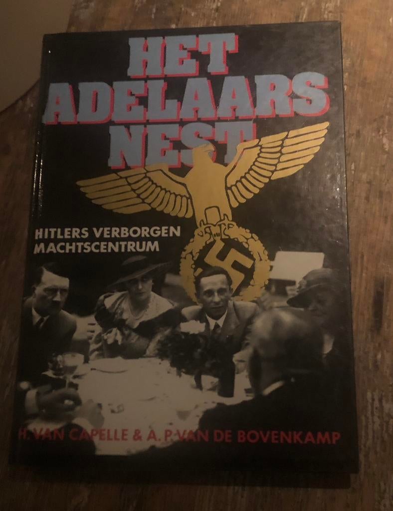 H. van Capelle - Het Adelaarsnest, Boeken, Tweede Wereldoorlog, H. van Capelle; A.P. van de Bovenkamp, Ophalen of Verzenden, Zo goed als nieuw