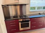 Keuken maatwerk, kleur bordeaux , massief aanrecht, eetbar, Huis en Inrichting, Keuken | Complete keukens, Ophalen, Gebruikt, Graniet of Steen