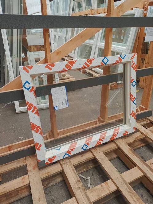 Kunststof Vast kozijn  b120,5 x h92,5 cm Crème  -2253-, Doe-het-zelf en Verbouw, Kozijnen en Schuifpuien, Zo goed als nieuw, Raamkozijn