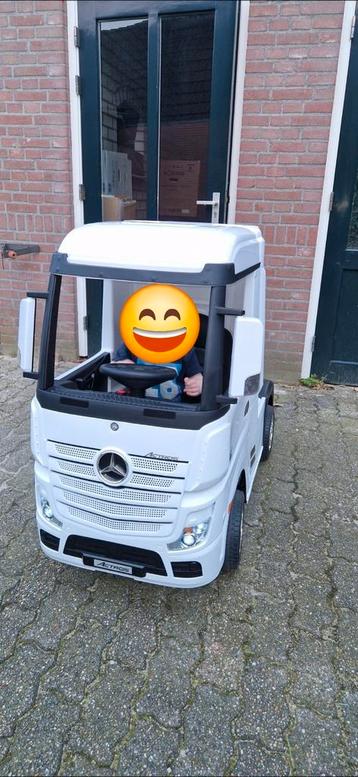 Mooie amper gebruikte Mercedes actros truck beschikbaar voor biedingen