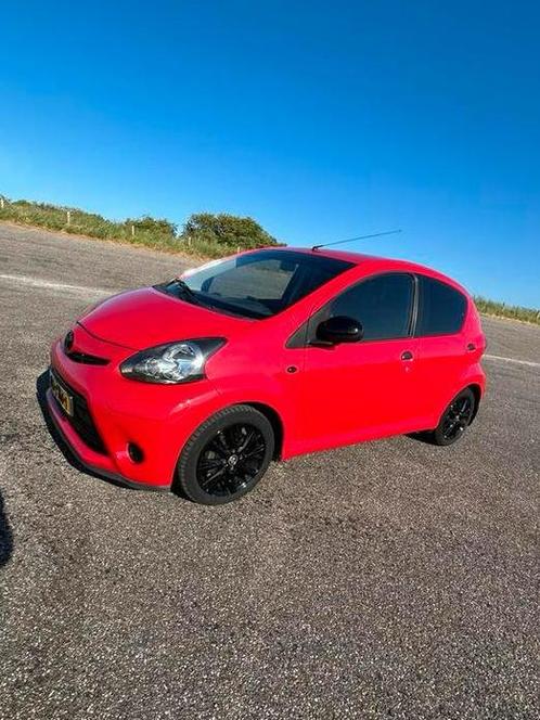 Toyota Aygo 2012 Airco 5drs, Auto's, Toyota, Particulier, Aygo, Benzine, A, Hatchback, Handgeschakeld, Origineel Nederlands, Rood