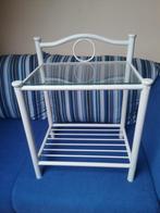 Wit metalen nachtkastje met glasplaat. Past bij meidenbed., Ophalen, Zo goed als nieuw, Minder dan 45 cm, Minder dan 55 cm