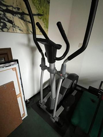 Focus Fitness Fox 3 crosstrainer + mat beschikbaar voor biedingen