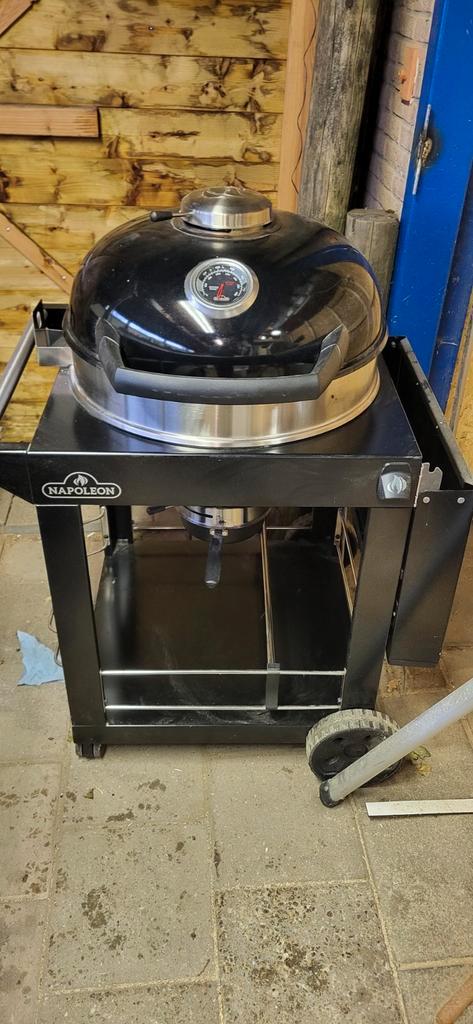 Napoleon BBQ - Gebruikt, Tuin en Terras, Houtskoolbarbecues, Gebruikt, Met accessoires, Ophalen of Verzenden