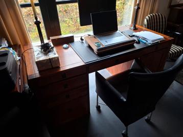Houten Bureau 180x80x79cm beschikbaar voor biedingen
