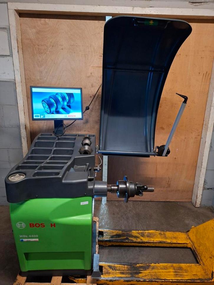 Balanceer machine bosch wbe 4400 balanceer apparaat, Auto diversen, Autogereedschap, Nieuw, Ophalen