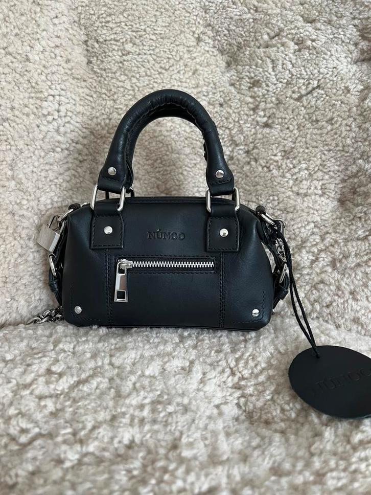 Núnoo mini Bobby tas leer - zwart. Nieuw. Cadeautip!, Sieraden, Tassen en Uiterlijk, Tassen | Schoudertassen, Nieuw, Overige merken