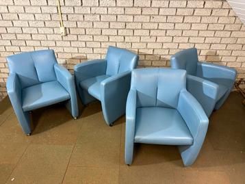 4X Leolux Kilenge fauteuils azuurblauw leer beschikbaar voor biedingen