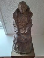 In haar hand de bijbel en waaier., Antiek en Kunst, Ophalen of Verzenden, Brons