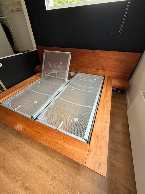Auping bed, verstelbaar, met houten frame, nachtkastjes, Huis en Inrichting, Slaapkamer | Bedden, Gebruikt, Tweepersoons, 180 cm
