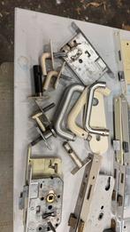 Klinksets, sloten, slotplaten, Doe-het-zelf en Verbouw, Hang- en Sluitwerk, Ophalen, Gebruikt, Overige materialen, Overige typen