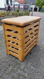 Mooie (kleinere) turnkast, Maat 36 t/m 42, Ophalen, Gebruikt, Materiaal