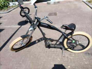 Custom felt chopper beschikbaar voor biedingen