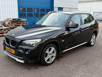 BMW X1 2.0 D Sdrive 18D 2010 Zwart sportstoelen youngtimer beschikbaar voor biedingen