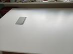 IKEA wit en verstelbaar bureau - 195 cm breed x 110 cm diep!, In hoogte verstelbaar, Zo goed als nieuw, Ophalen, Bureau