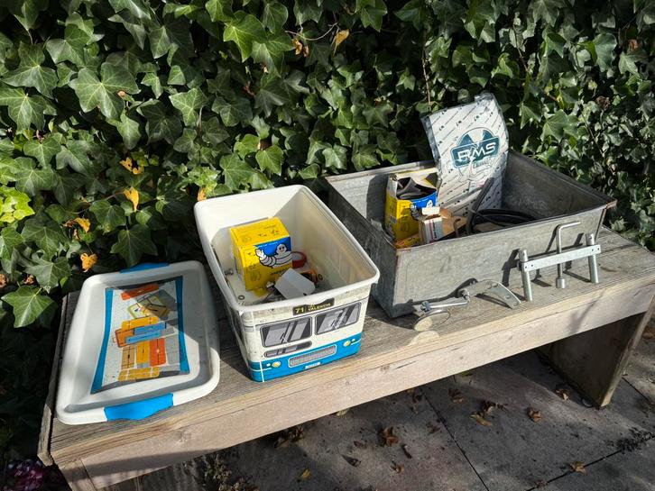 Onderdelen/gereedschap Vespa V50 in coole bus box ;), Fietsen en Brommers, Brommeronderdelen | Oldtimers, Nieuw, Overige merken