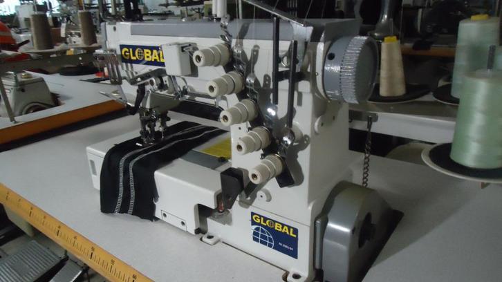 Industriële Naaimachine Global coverlock/Onder en Bovendek), Hobby en Vrije tijd, Naaimachines en Toebehoren, Gebruikt, Naaimachine