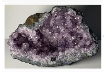 Korting XL Geode Amethist Brazilië 1385 gr./ 20 x 14 x 8 cm beschikbaar voor biedingen