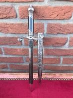 zeer fraaie metalen sierdolk/ rituele dolk, Ophalen of Verzenden, Mes of Dolk