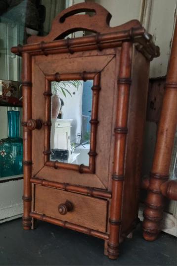 Frans antiek Faux Bamboo miniatuur kastje ca 1920 beschikbaar voor biedingen