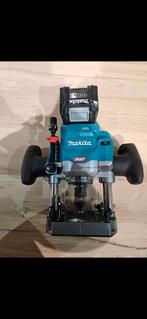 Makita 40V bovenfrees, Ophalen of Verzenden, Zo goed als nieuw, Bovenfrees