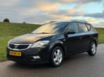 Kia Cee’d Sporty Wagon -  1.4 CVVT Nav Plus Pack Trekhaak, Voorwielaandrijving, Euro 5, Stof, Zwart