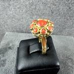 Gouden ring | 14K | 3,12gr | entourage bloedkoraal | 388589, Sieraden, Tassen en Uiterlijk, Ringen, Ophalen of Verzenden, Dame