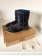 Mooie UGG laarzen in maat 38 donker blauw uggs, Kleding | Dames, Schoenen, Ophalen of Verzenden, Gedragen, Grijs, Hoge laarzen