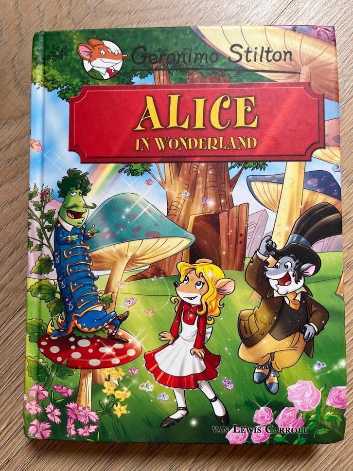 Boek Geronimo Stilton - Alice in Wonderland, Boeken, Kinderboeken | Jeugd | onder 10 jaar, Zo goed als nieuw, Fictie algemeen