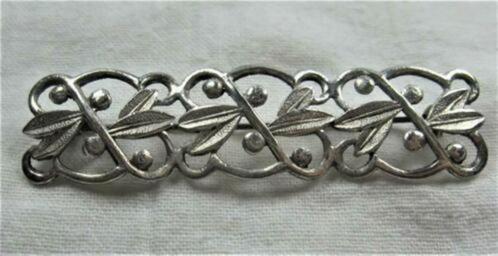 Langwerpige art deco broche blaadjes en bessen zilver, Sieraden, Tassen en Uiterlijk, Broches, Zo goed als nieuw, Zilver, Zilver