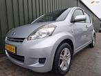 Daihatsu Sirion 2 1.3-16V Prestige Limited Nieuwe APK, Auto's, Daihatsu, Voorwielaandrijving, Euro 5, Gebruikt, 31 €/maand