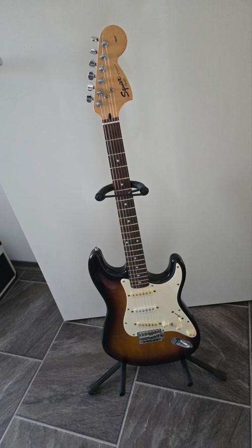 Squier stratocaster sunburst., Muziek en Instrumenten, Snaarinstrumenten | Gitaren | Elektrisch, Zo goed als nieuw, Fender, Ophalen