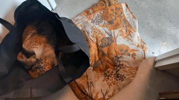 Tas met grote zware Vintage gordijnen  beschikbaar voor biedingen