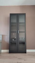 Zwart vitrinekast, Huis en Inrichting, Kasten | Vitrinekasten, Ophalen, 50 tot 100 cm, Zo goed als nieuw, 150 tot 200 cm