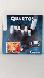 Quarto! Gigamic spel, kunststof uitvoering. Compleet. 8C8, Hobby en Vrije tijd, Gebruikt, Ophalen of Verzenden