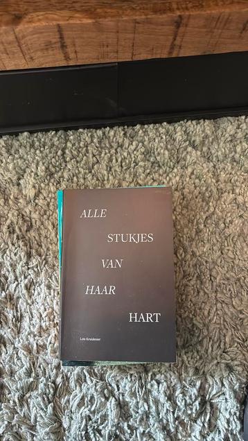 Gepakt en alle stukjes van haar hart beschikbaar voor biedingen