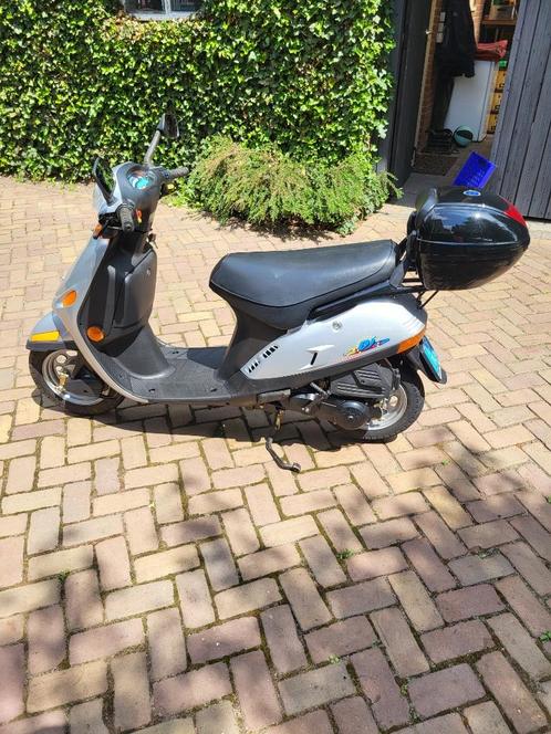Kymco DJ50 snor   bj2005  1500 km, Fietsen en Brommers, Snorfietsen en Snorscooters, Zo goed als nieuw, Kymco, Tweetakt, Ophalen