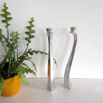 2 x Vintage Matthew Hilton design kandelaar van metaal. beschikbaar voor biedingen