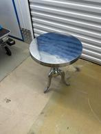 Bijzettafeltje H60 x D45, Minder dan 55 cm, Gebruikt, Metaal of Aluminium, Klassiek