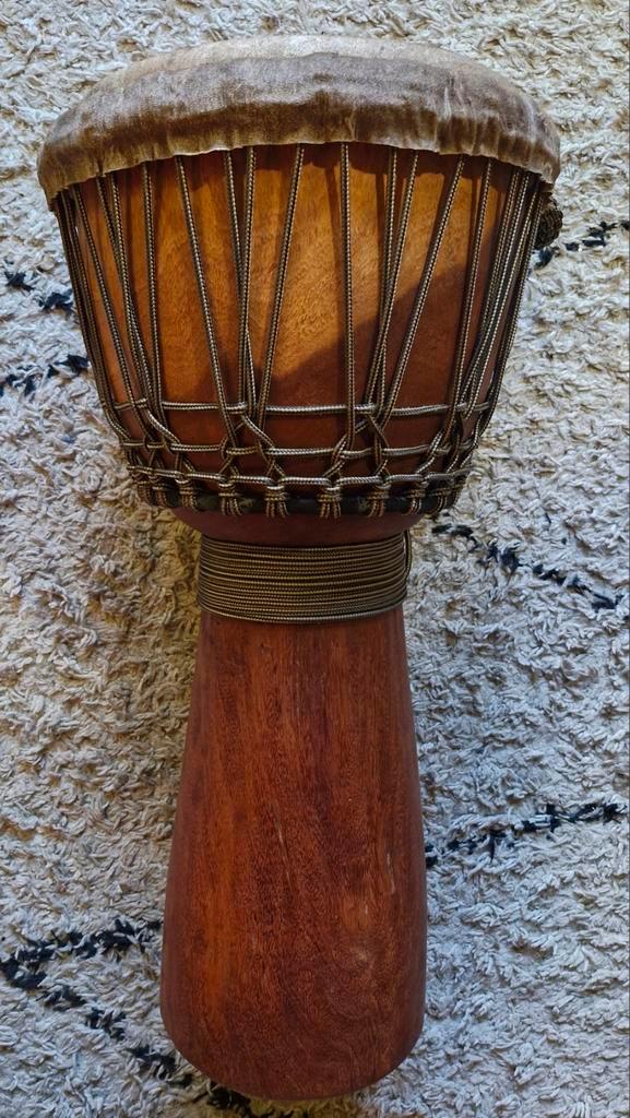 Djembé 62 cm hoog, Muziek en Instrumenten, Percussie, Ophalen of Verzenden