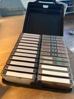 24 stuks diversen Maxell XLII cassettebandjes in opbergbox, Cd's en Dvd's, Cassettebandjes, Gebruikt, 2 t/m 25 bandjes, Overige genres
