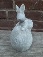 Paashaas betonnen beeld tuinbeeld beton beeldje, Tuin en Terras, Ophalen of Verzenden