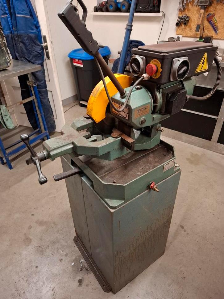 Afkortzaag 2 snelheden en op verstek zagen, Doe-het-zelf en Verbouw, Gereedschap | Zaagmachines, Afkortzaag, 1200 watt of meer